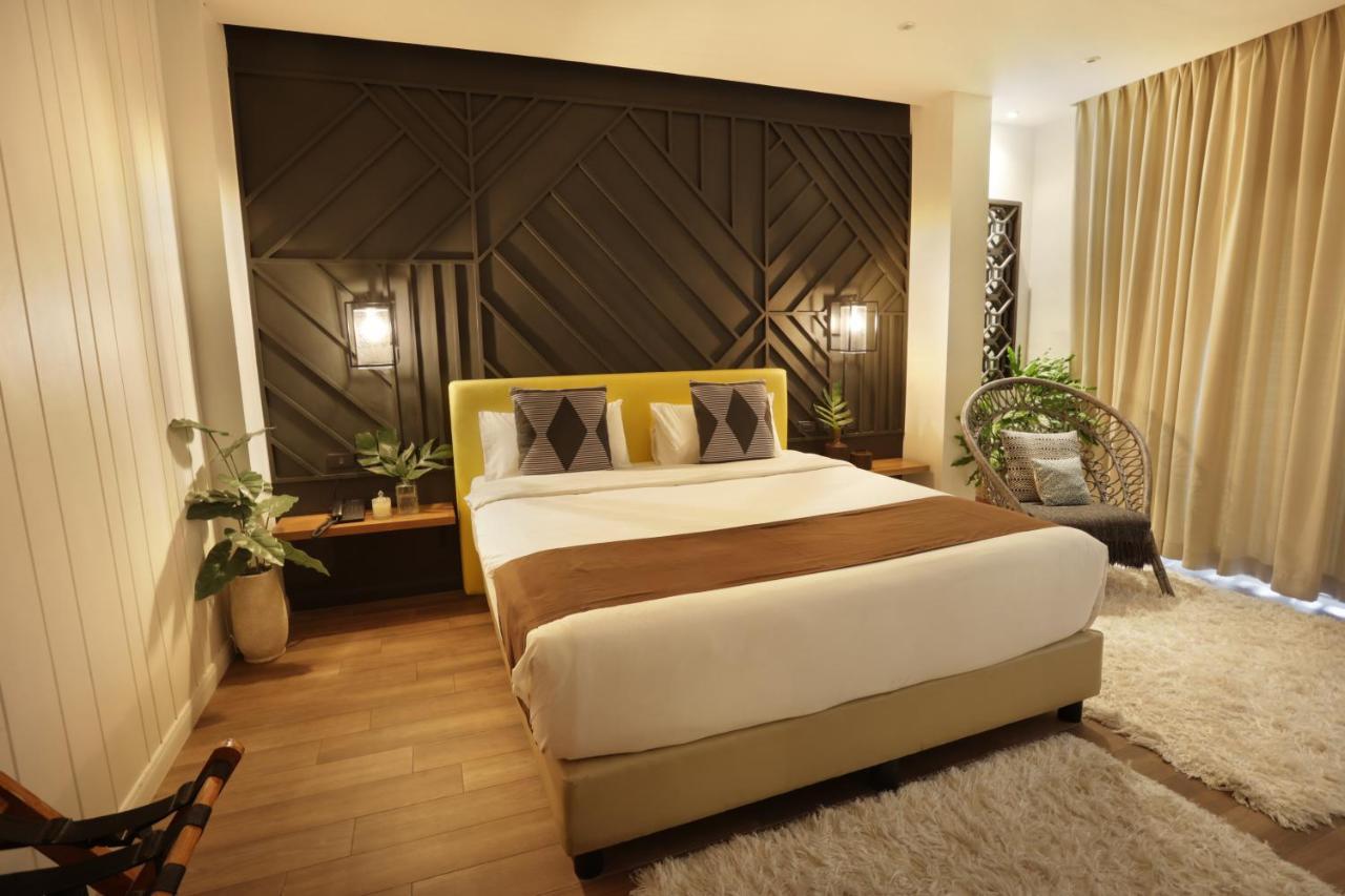 The Bourke Hotel Davao Экстерьер фото