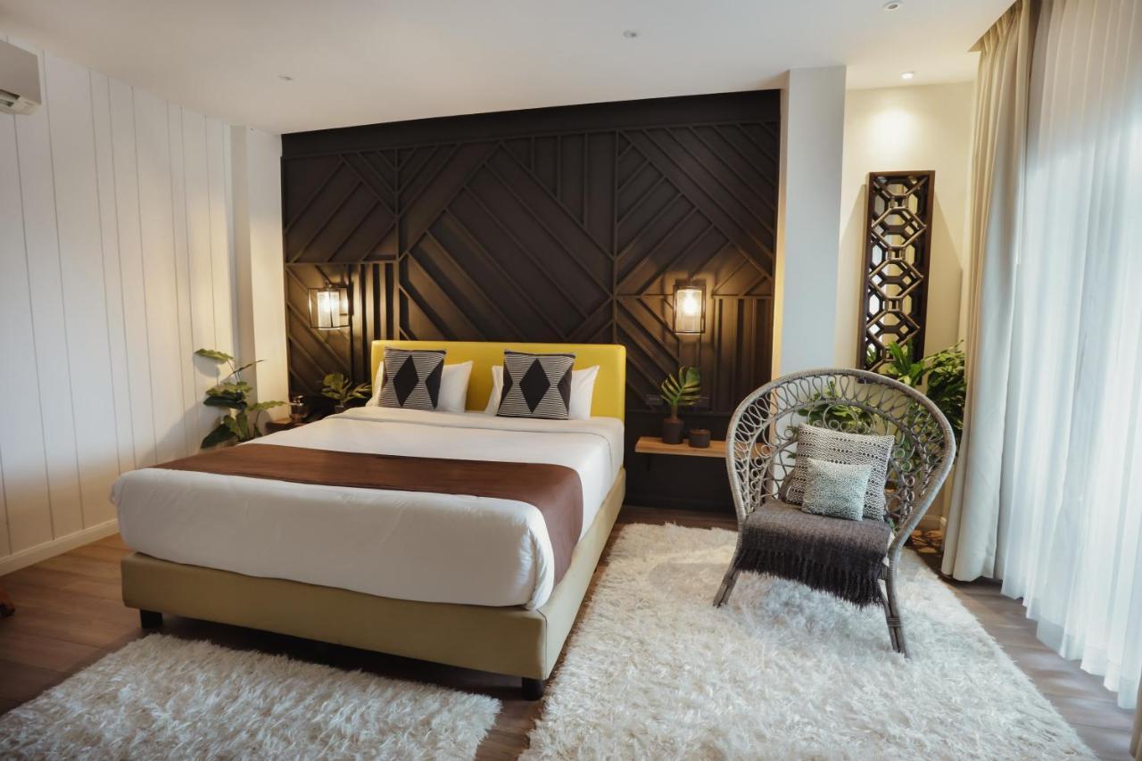 The Bourke Hotel Davao Экстерьер фото