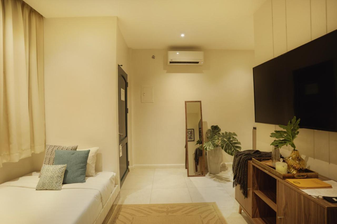 The Bourke Hotel Davao Экстерьер фото