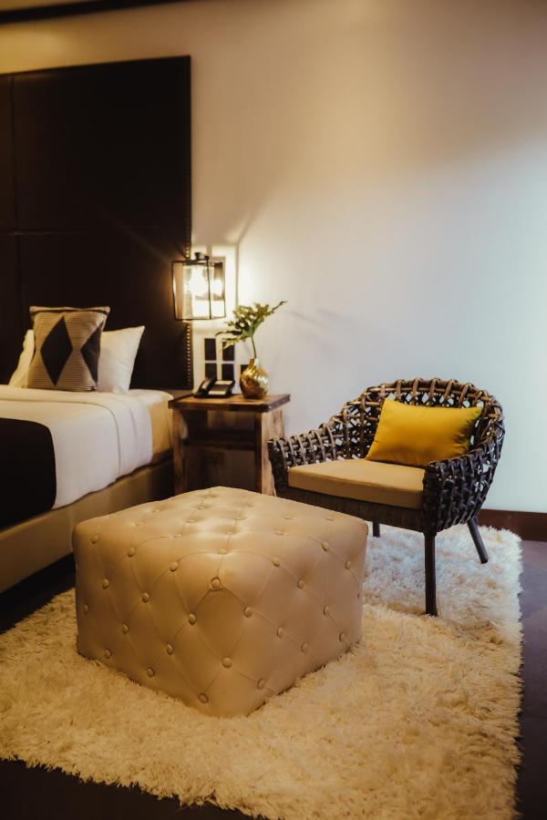 The Bourke Hotel Davao Экстерьер фото