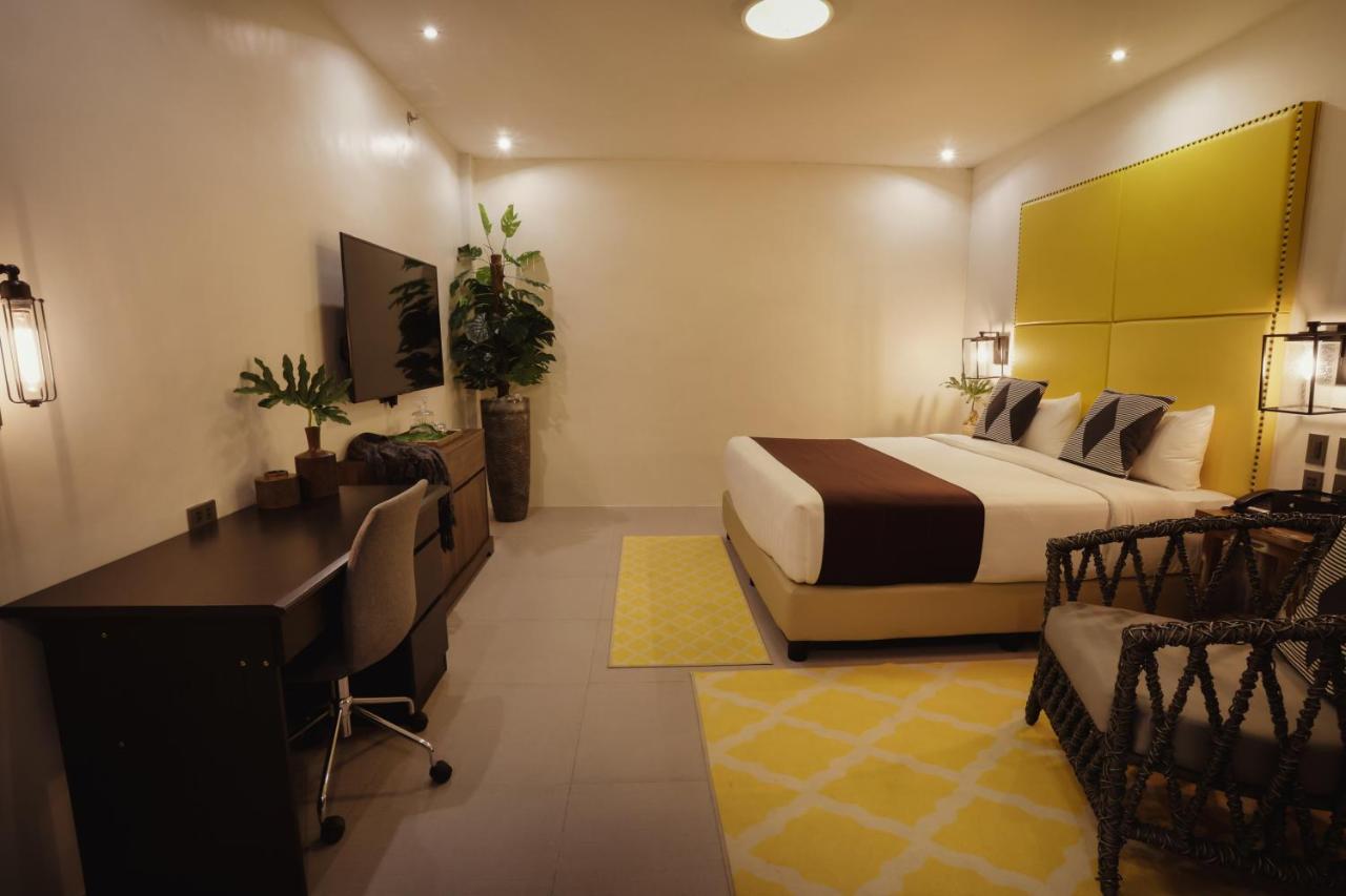 The Bourke Hotel Davao Экстерьер фото
