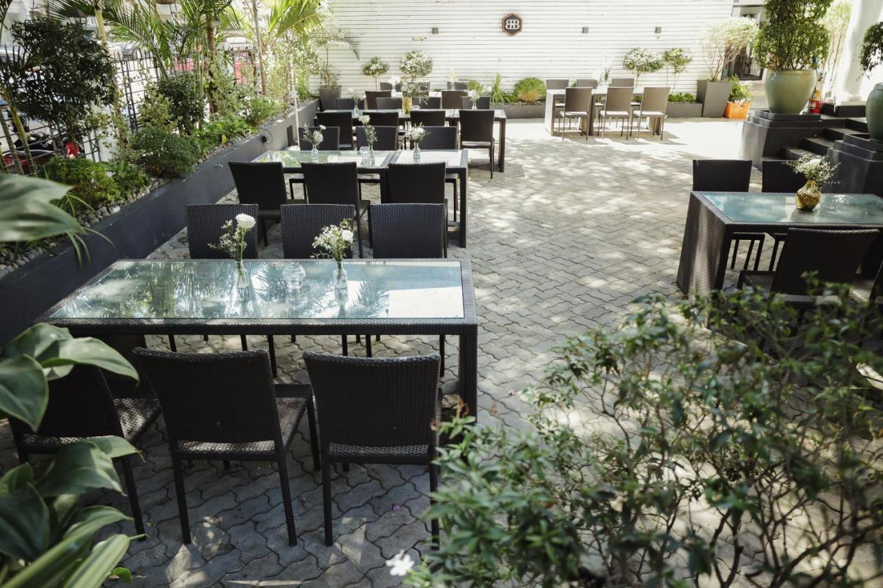 The Bourke Hotel Davao Экстерьер фото
