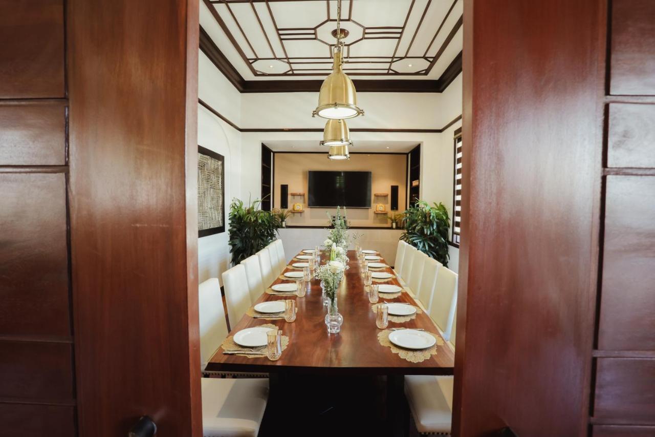 The Bourke Hotel Davao Экстерьер фото