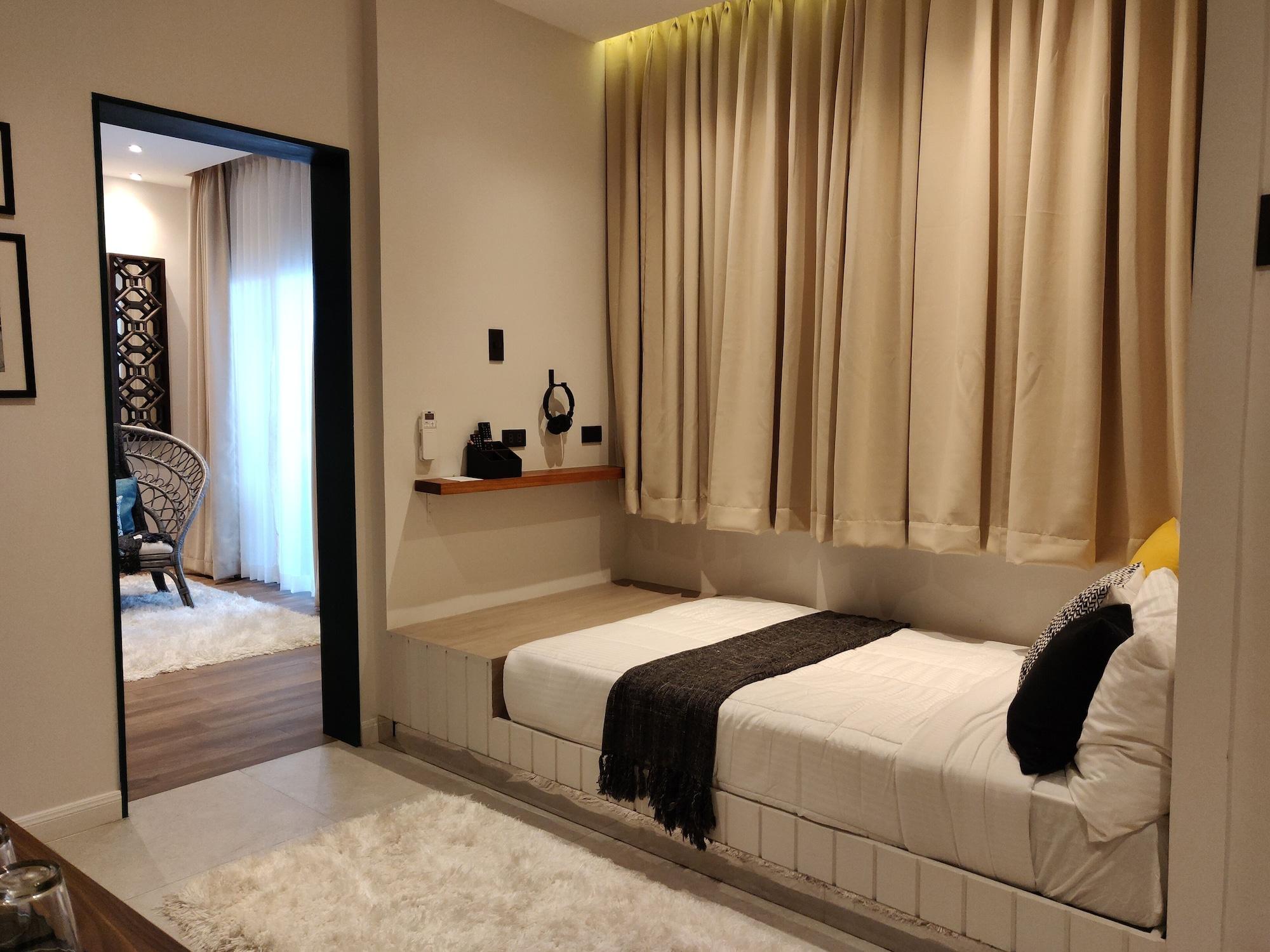 The Bourke Hotel Davao Экстерьер фото