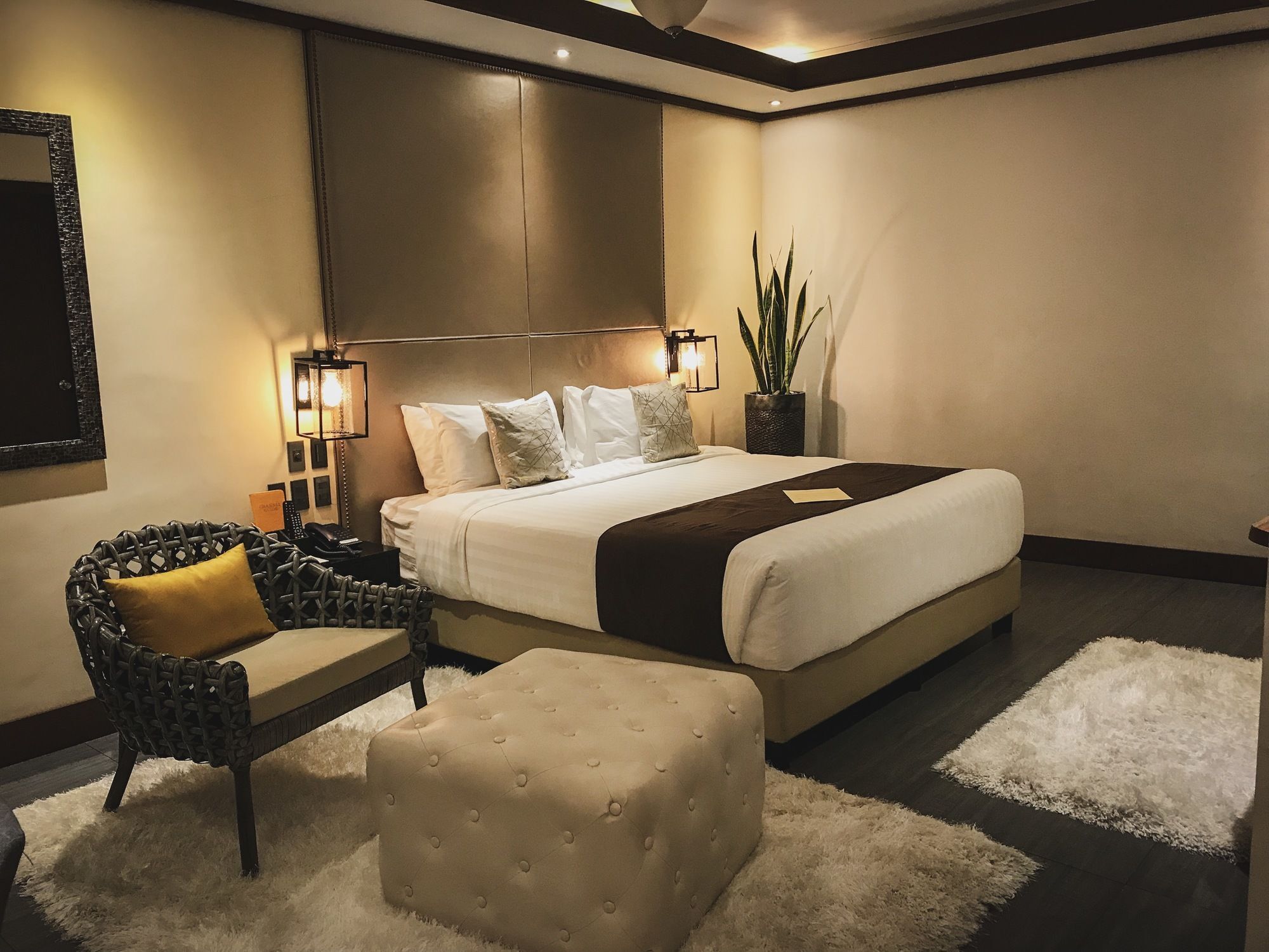 The Bourke Hotel Davao Экстерьер фото