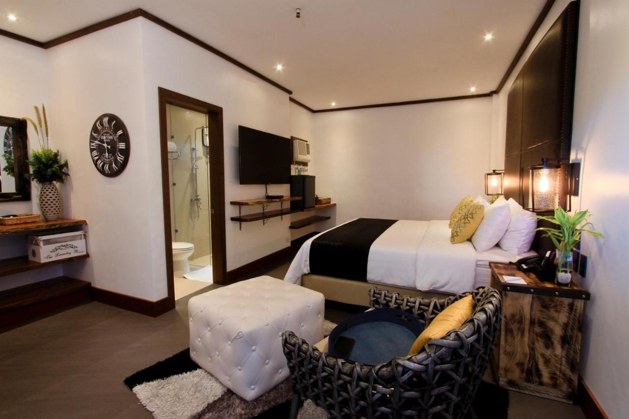 The Bourke Hotel Davao Экстерьер фото
