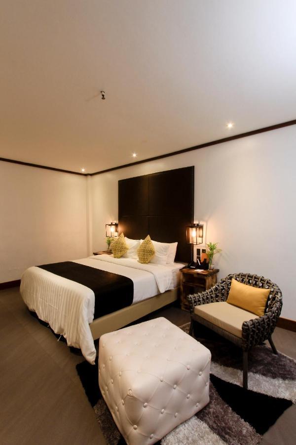 The Bourke Hotel Davao Экстерьер фото
